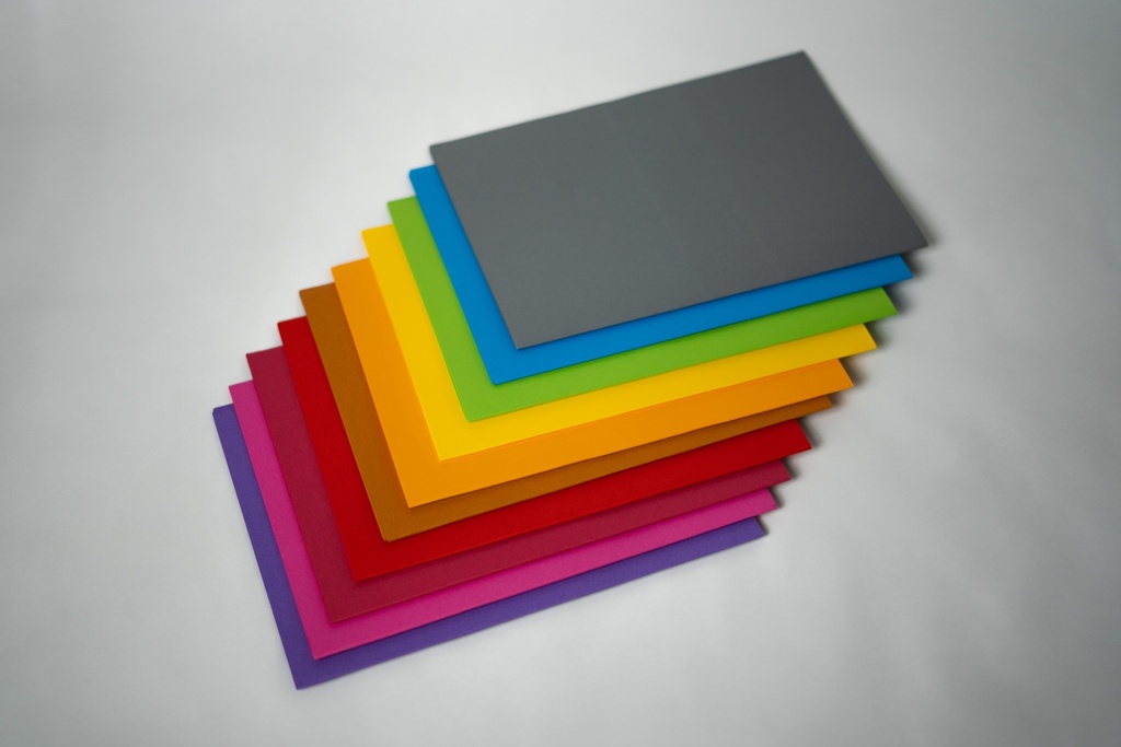 CHEMISES CARTONNEES 220G - 24 X 32 CM - LOT DE 50 - GRIS