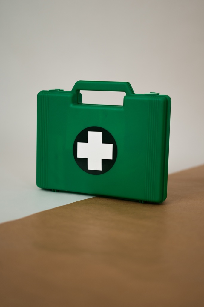 COFFRET DE PREMIERS SECOURS - 1 A 2 PERSONNES